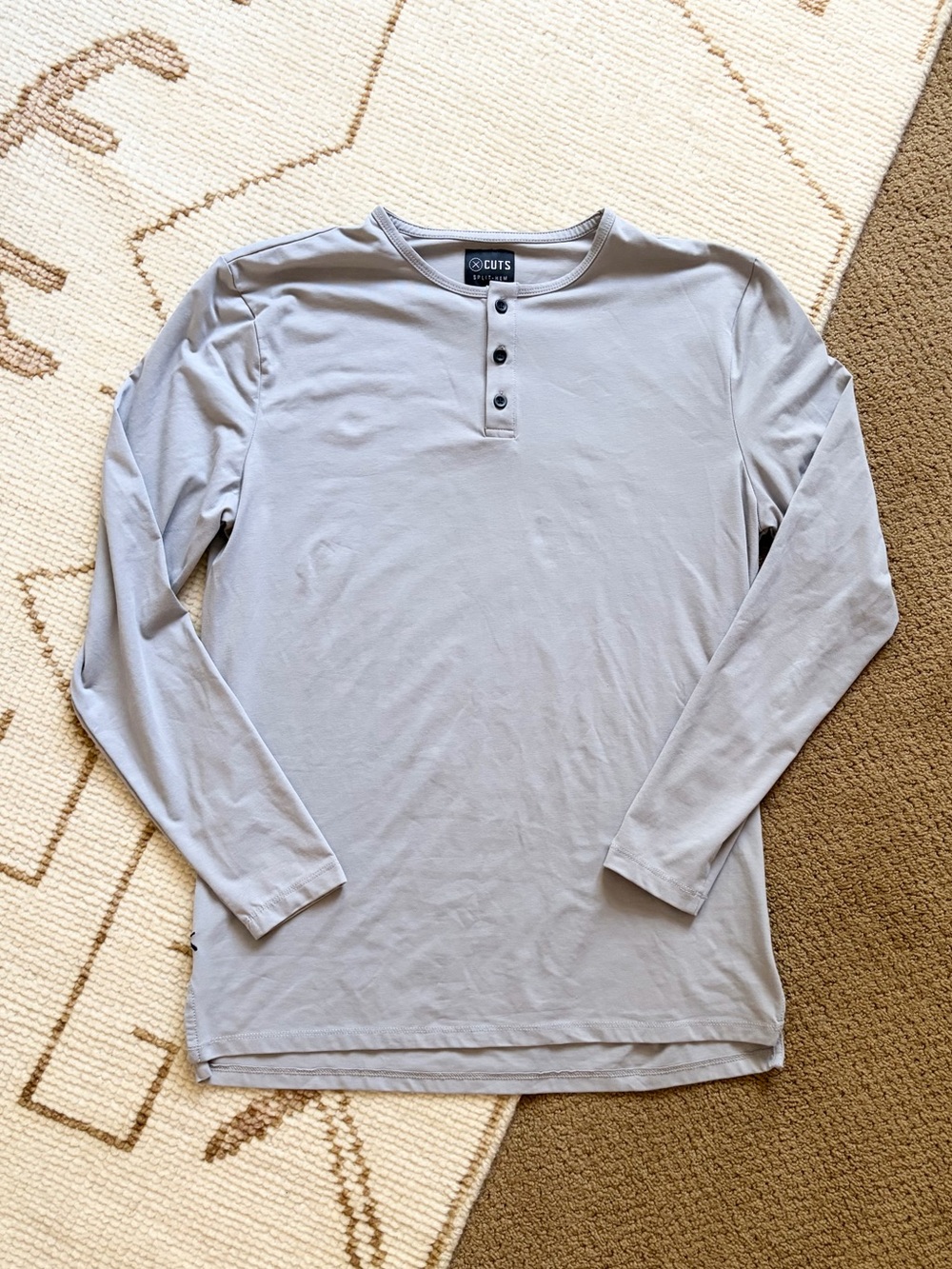 Cuts Clothing Split-Hem Long Sleeve Henley Shirt Gray Large L